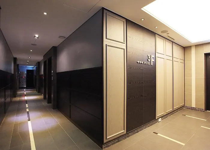 Отель Yeongdeungpo Lifestyle F 3*